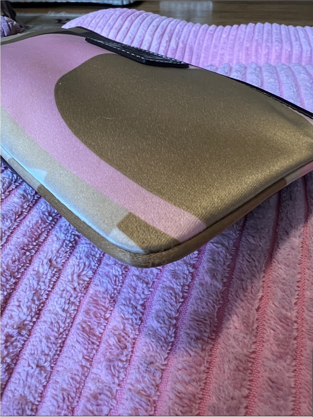 Coach Pink & Olive Signature Wristlet Leatherware 1941 Line - Picture 9 of 15